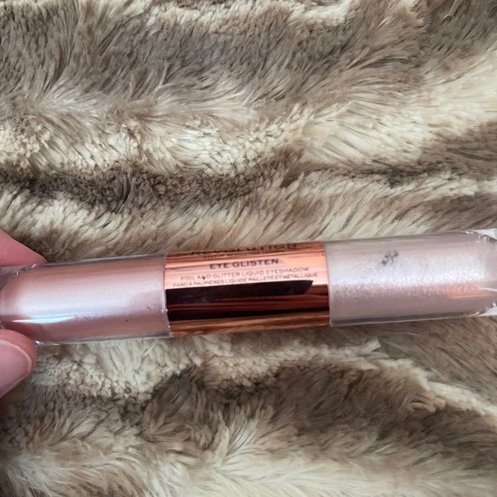 Makeup Revolution Eye Glisten Foil and Glitter Liquid Dual Ended Eyeshadow
